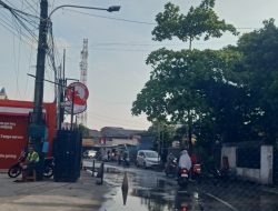 Jalan Mekar Sari Bekasi Timur Tergenang Berbulan-bulan