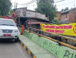 Warga Kali Baru Ancam Tangkap Pembuang Sampah Liar