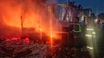 Gudang Barang Bekas Ludes Terbakar di Cikarang