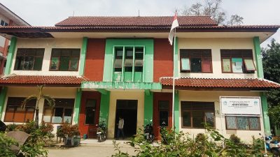 Gedung SMP 62 Kota Bekasi Membahayakan Siswa