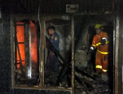 Ledakan Korek Api Gas Picu Kebakaran Dua Rumah di Tambun