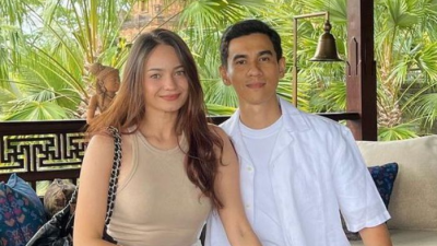 Minta Maaf ke Suami, Enzy Storia Mengaku ‘Kurang Elegan’ sebagai Istri Diplomat