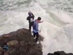 Dua Pemancing Hilang Terseret Ombak di Pantai Cikeueus Sukabumi
