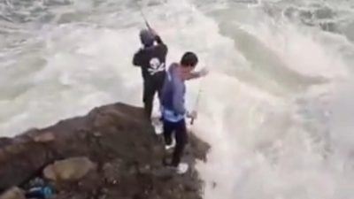 Dua Pemancing Hilang Terseret Ombak di Pantai Cikeueus Sukabumi