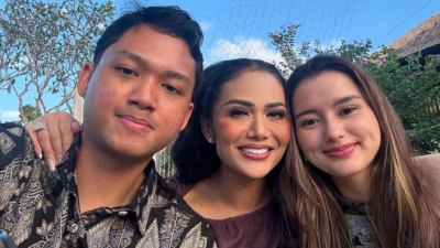 Benarkah Azriel Hermansyah dan Sarah Menzel Batal Nikah Tahun Ini? Ini Kata Kris Dayanti