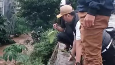 Tebing Bantaran Kali Cakung di Jatiluhur Longsor