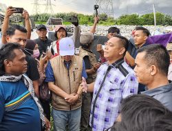 TPS Liar di Kebalen Diduga Dibekingi Ormas, Plt Bupati Bekasi: Sanksi Setelah Rapat