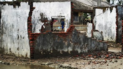 Distribusi Bantuan Warga Terdampak Banjir Rob di Muaragembong Belum Merata