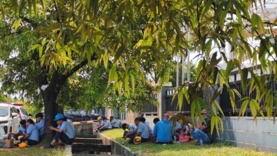 Andalkan Gaji Pokok, Buruh Bekasi Kewalahan Penuhi Kebutuhan Hidup