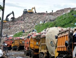 Imbas TPA Burangkeng Longsor, Pelayanan Pembuangan Sampah Tersendat