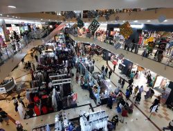 Libur Natal, Pengunjung Mal di Kota Bekasi Naik 50 Persen