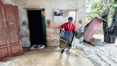Kisah Mencekam Sarmine saat Rumahnya Diterjang Banjir akibat Tanggul Sungai Citarum Jebol