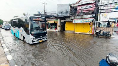 Sempat Terhenti Akibat Banjir Jalan Panturan, Operasional BisKita Trans Wibawamukti Normal Kembali