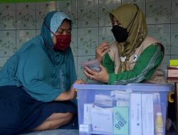 Antisipasi Penyebaran Virus Superflu, Warga Kabupaten Bekasi Diimbau Pakai Masker