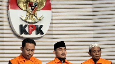 KPK Perpanjang Masa Penahanan Bupati Bekasi Ade Kuswara Kunang dan Kades Kunang