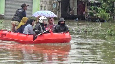 Camat Muaragembong Akui Banyaknya Bantuan Belum Penuhi Semua Kebutuhan Warga Terdampak Banjir