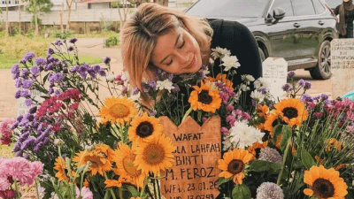 Awkarin Pulang ke Indonesia Langsung Ziarah ke Makam Lula Lahfah, Tulis Pesan Haru