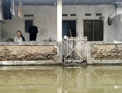 Ribuan Keluarga di Pantai Harapanjaya Muaragembong Terisolasi akibat Banjir