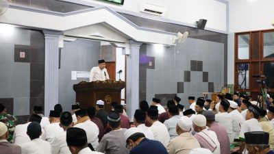 Wali Kota Bekasi Tarling Perdana di Masjid Al Muhajirin Kota Baru, Singgung Pembenahan Infrastruktur