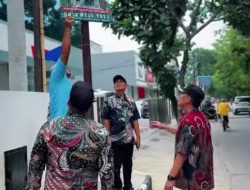 Banner Liar di Sepanjangjaya Diturunkan Paksa