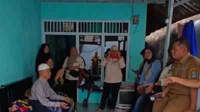 Atap Rumah Warga Ambruk, Kelurahan Jatiasih Langsung Bergerak