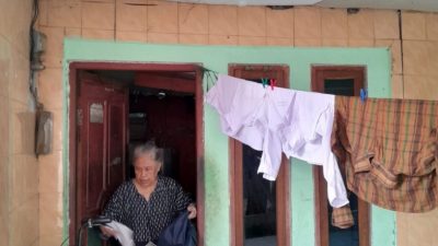 Atap Rumah Warga Kaliabang Tengah Nyaris Ambruk, Kelurahan Turun Tangan