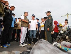 Menteri LH Kaget Lihat Banyak Sampah di Jalan Inspeksi Kalimalang, Minta Pemkab Bekasi Tanggung Jawab