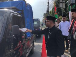 Semarak HUT ke-29 Kota Bekasi, DPRD Kota Bekasi Berbagi Takjil kepada Masyarakat di Bulan Suci Ramadhan 1447 Hijriah