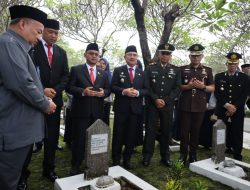 Jelang HUT ke-29 Kota Bekasi, Wali Kota Bekasi Pimpin Upacara dan Tabur Bunga di TMP Bulan Kapal