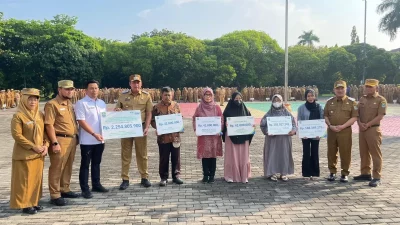 BPJS Ketenagakerjaan Cabang Bekasi Kota Santuni Dua Pekerja Korban Kebakaran SPBE Cimuning
