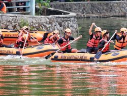 30 Regu Adu Ketangkasan Dayung di Situ Rawa Binong