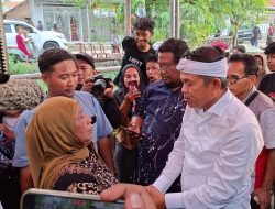 KDM Kunjungi Rumah Duka Guru Korban Tabrakan Kereta, Janji Jamin Biaya Pendidikan Anak hingga Kuliah