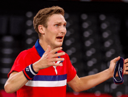 Viktor Axelsen Umumkan Pensiun dari Dunia Bulu Tangkis Akibat Cedera Punggung Kronis