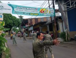 Spanduk Liar Bikin Camat Jatisampurna Murka