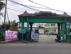 Warga Protes Larangan Penggunaan Halaman Kantor Kelurahan Teluk Pucung untuk Hajatan, Lurah Cabut Surat Edaran