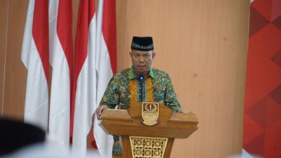Sekda Kabupaten Bekasi Lepas Keberangkatan Jemaah Haji Kloter 33, Imbau Jaga Kesehatan dan Kekompakan