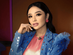 Demi Sang Anak, Dewi Perssik Kuliah Lagi Jurusan Psikologi Meski Sempat Kebingungan di Kelas