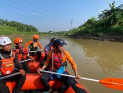 Pemuda Hilang Terseret Arus Kali Bekasi