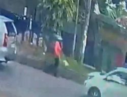 Penyapu Jalan Ditabrak Motor di Cikarang, Pelaku Sempat Hampiri Korban lalu Kabur