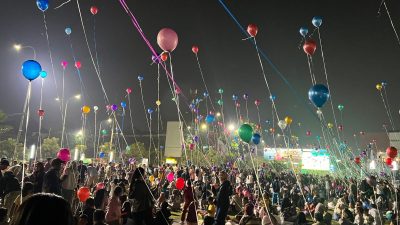 Ratusan Balon Udara Hiasi Plaza Patriot Kota Bekasi