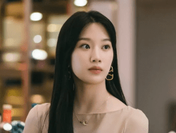 Moon Ga Young Cetak Sejarah Sebagai Aktris Termuda yang Menang Best Actress di Baeksang Arts Awards