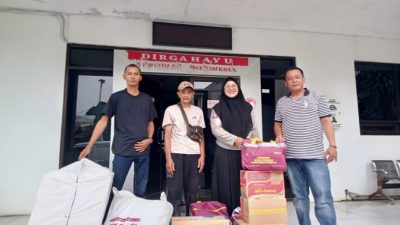 Kelurahan Cikiwul Salurkan Bantuan untuk Korban Angin Kencang