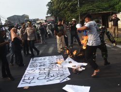 Demo di Bekasi Timur, Massa Desak Naikkan Anggaran Bansos