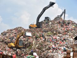 Gunungan Sampah Sumur Batu Akan Diolah Jadi Energi