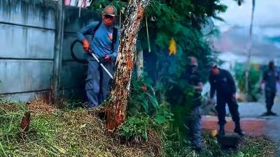 Kelurahan Jatisari Kerja Bakti ‘Dandani’ Jalan Wibawa Mukti II