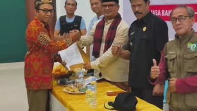 Camat Pondokmelati Kukuhkan Ghazali sebagai Ketua RW 010 Jatiwarna
