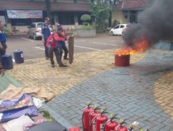Rawalumbu Kini Punya Pasukan Relawan Kebakaran