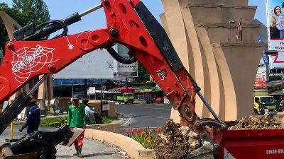 DBMSDA Kota Bekasi Targetkan Pembongkaran Tanjakan Gerbang Grand Galaxy City Rampung Lima Hari