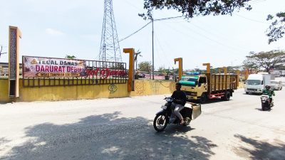 “Tegal Danas Darurat Debu”, Warga Desak Pemkab Bekasi Tertibkan Truk Molen