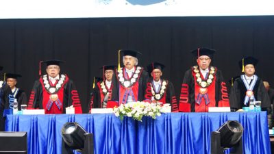 Unkris Wisuda 1.300 Lulusan